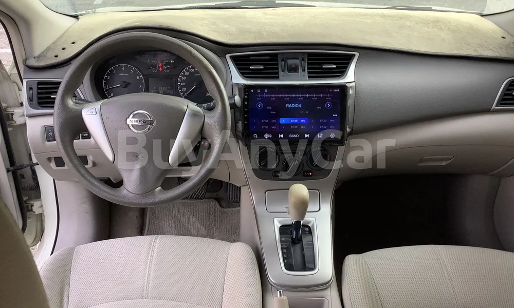 Vehicle photo 9