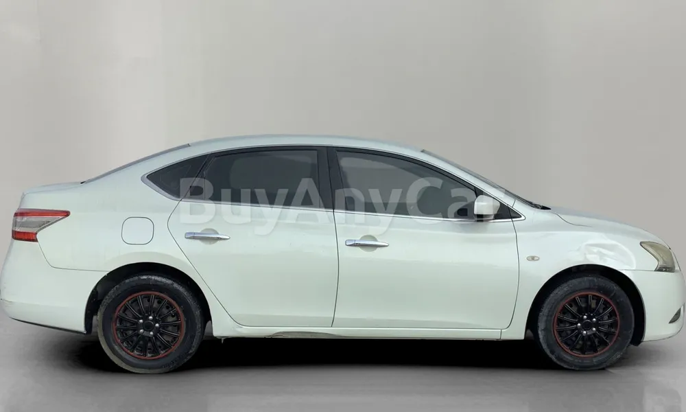 Vehicle photo 3
