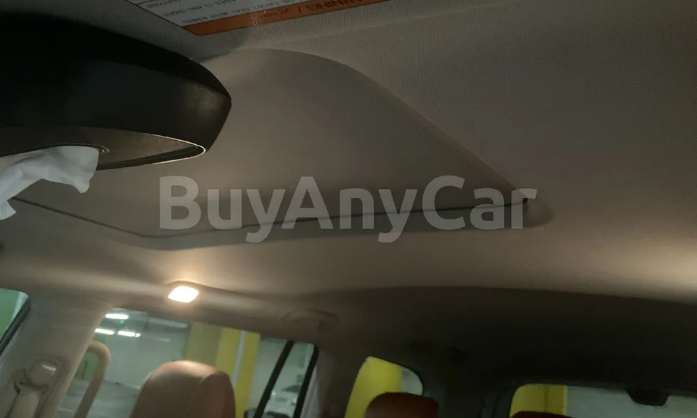 Vehicle photo 9