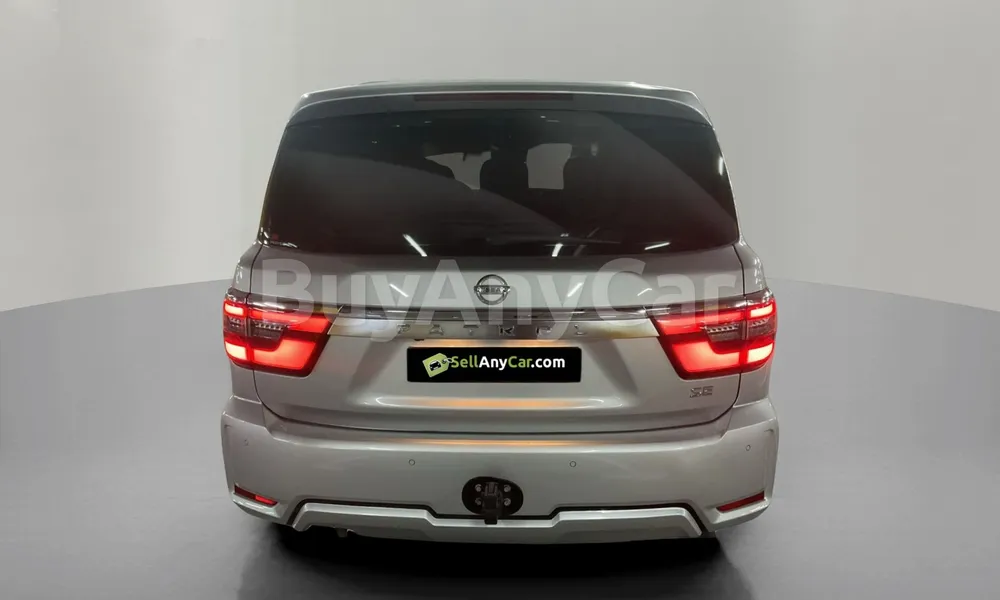 Vehicle photo 2