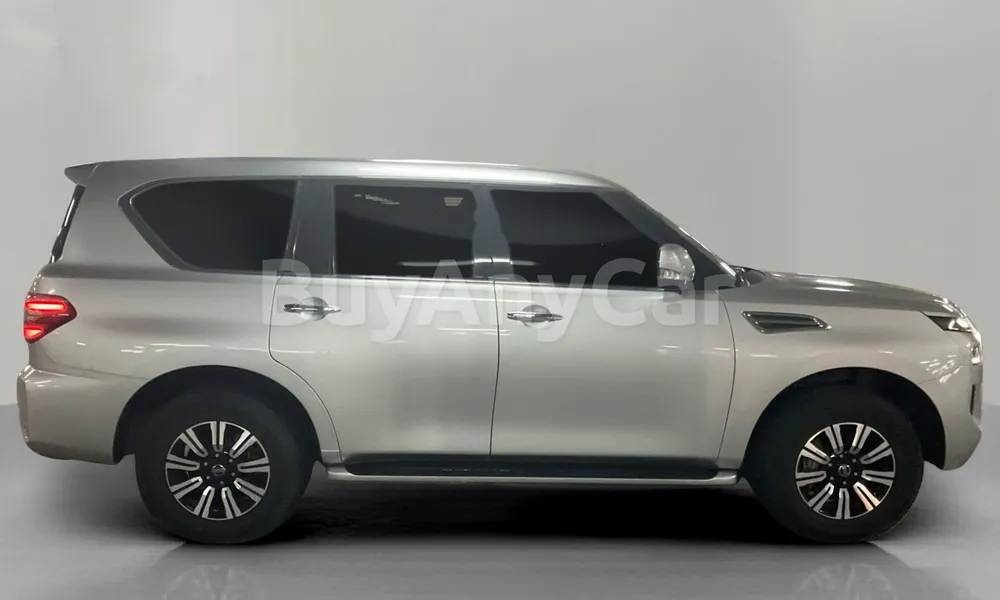 Vehicle photo 3