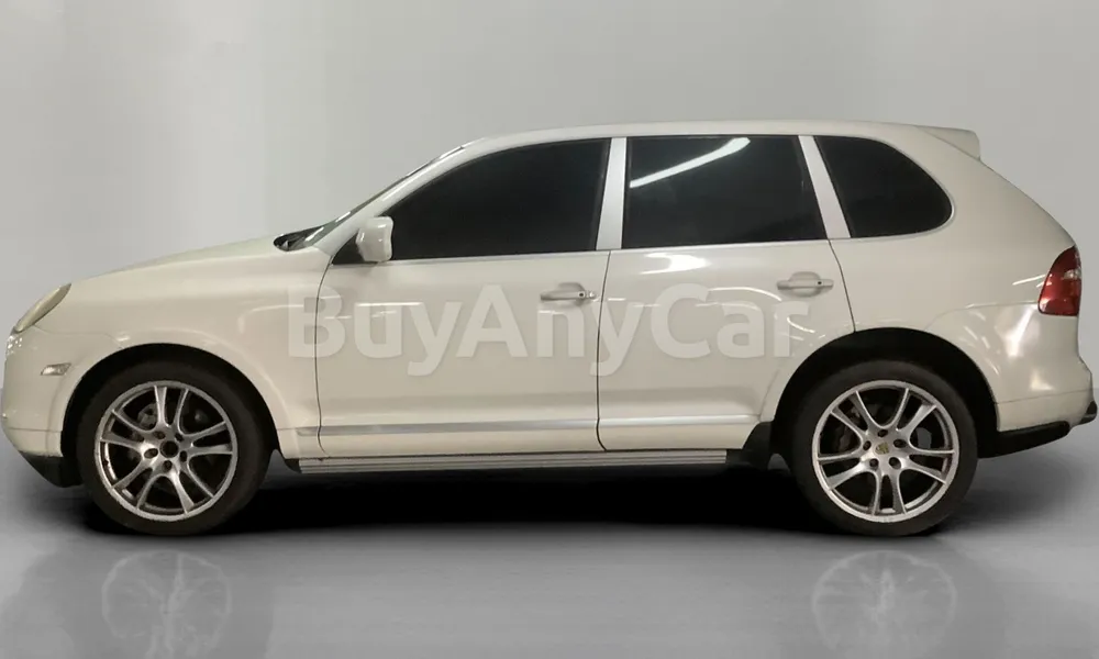 Vehicle photo 4