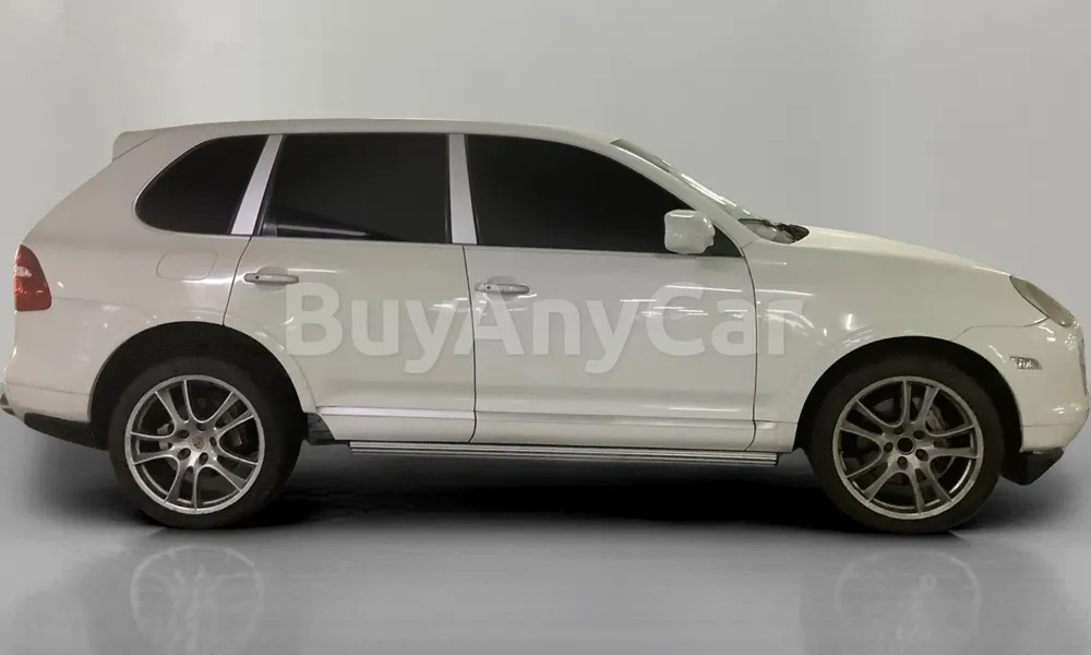 Vehicle photo 3