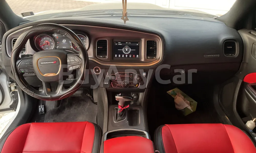 Vehicle photo 8