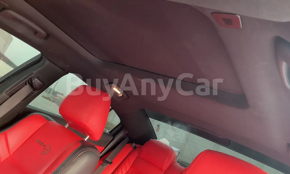 Vehicle photo 9