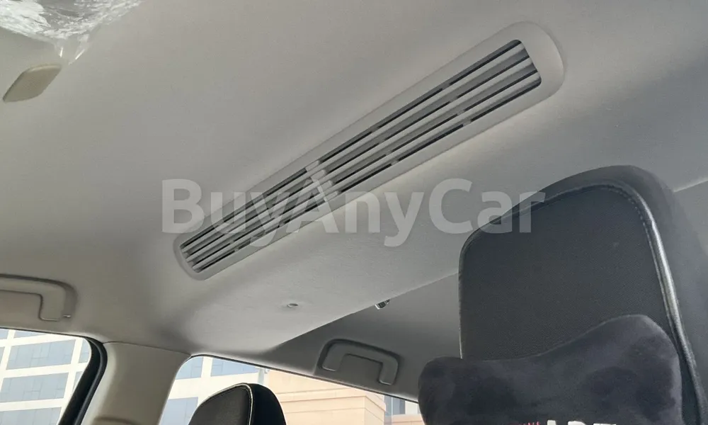 Vehicle photo 9