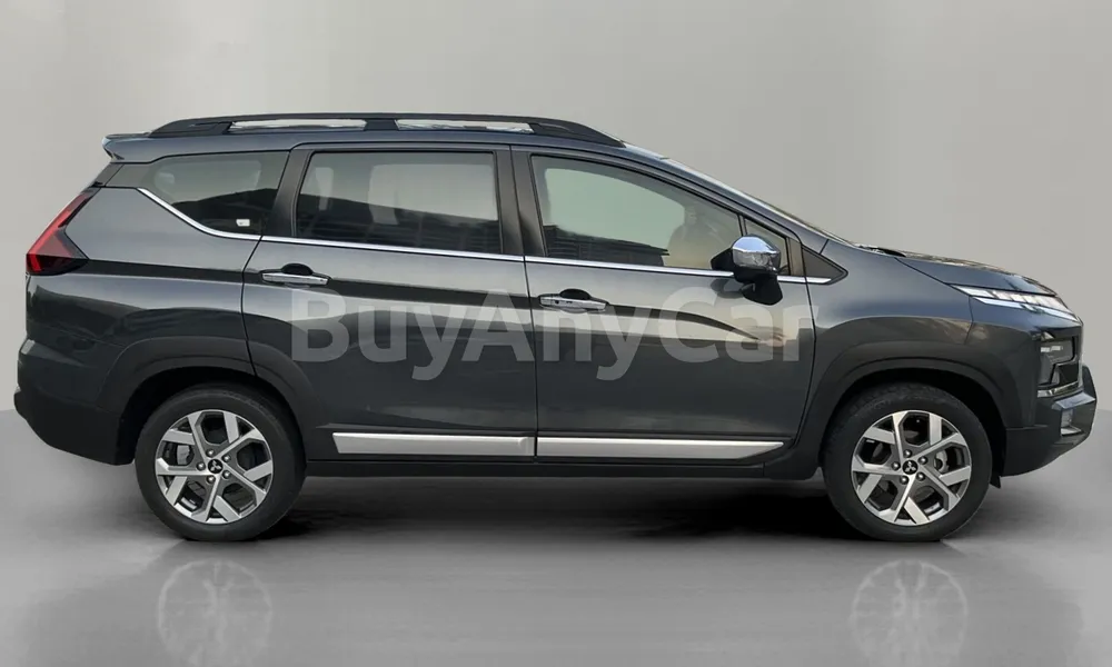 Vehicle photo 3