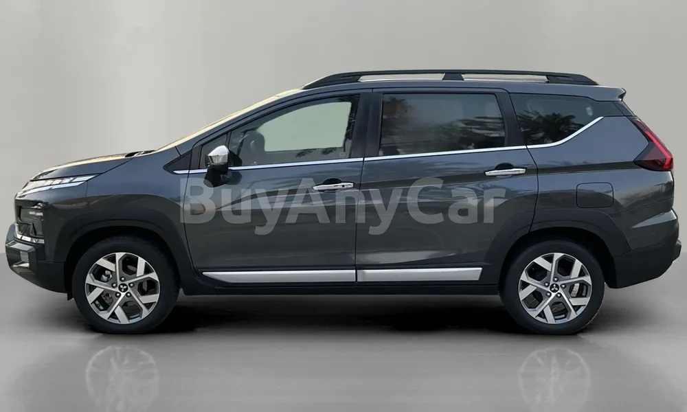Vehicle photo 4