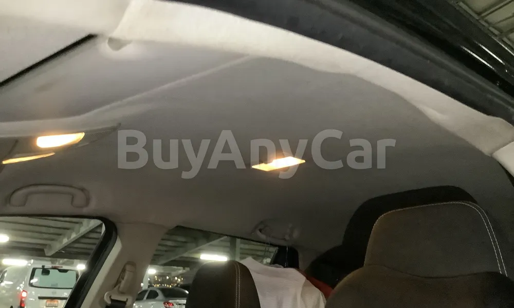 Vehicle photo 9