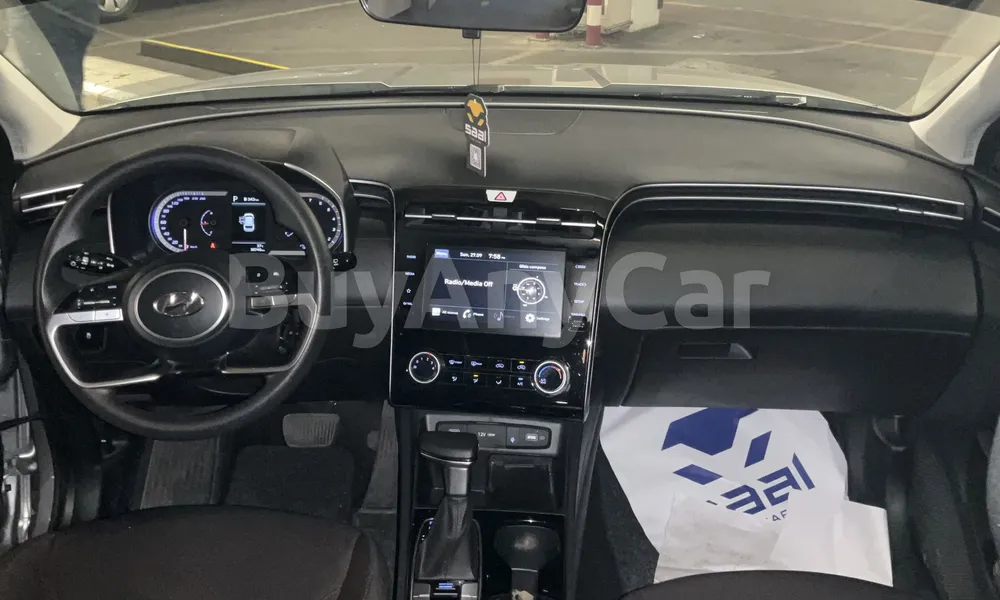 Vehicle photo 9