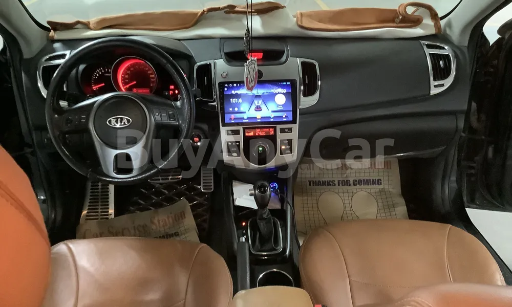 Vehicle photo 8