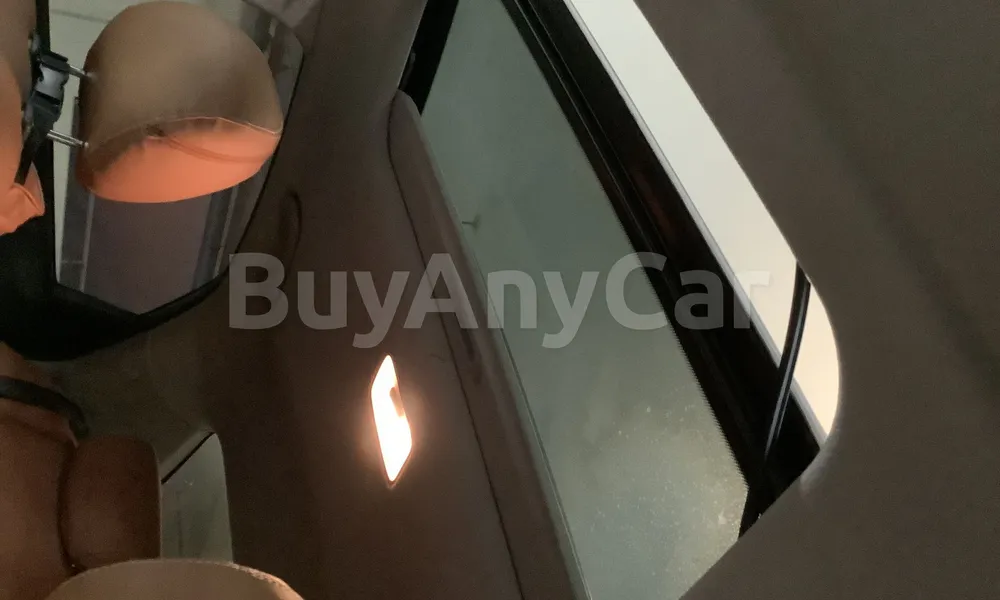 Vehicle photo 9