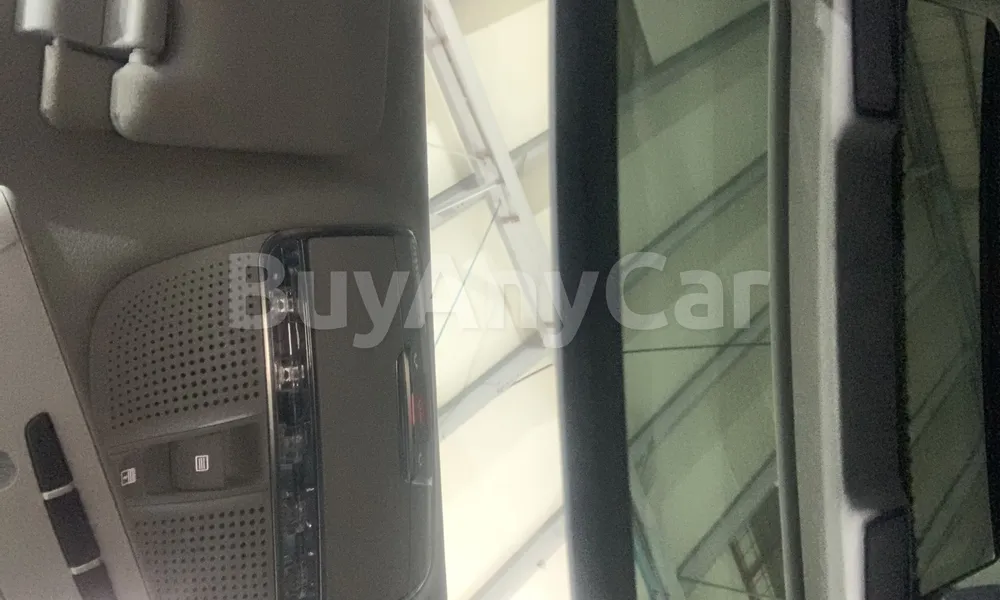 Vehicle photo 11