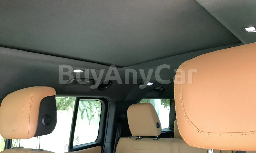 Vehicle photo 9