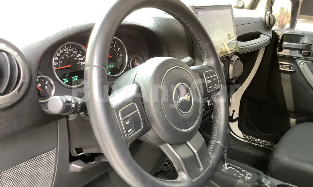Vehicle photo 7