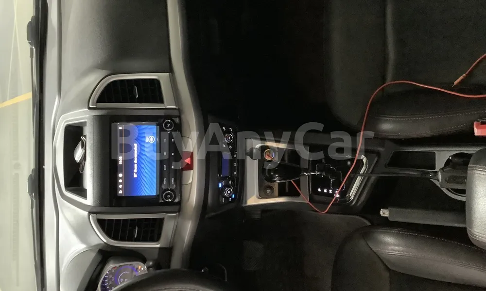 Vehicle photo 8