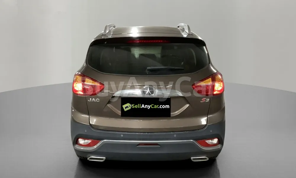 Vehicle photo 2
