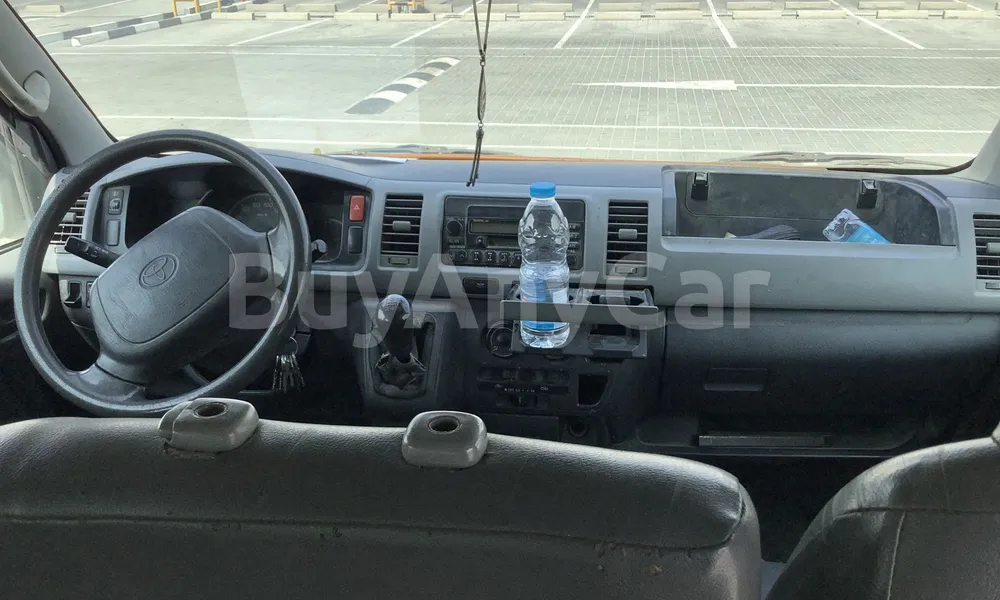 Vehicle photo 8