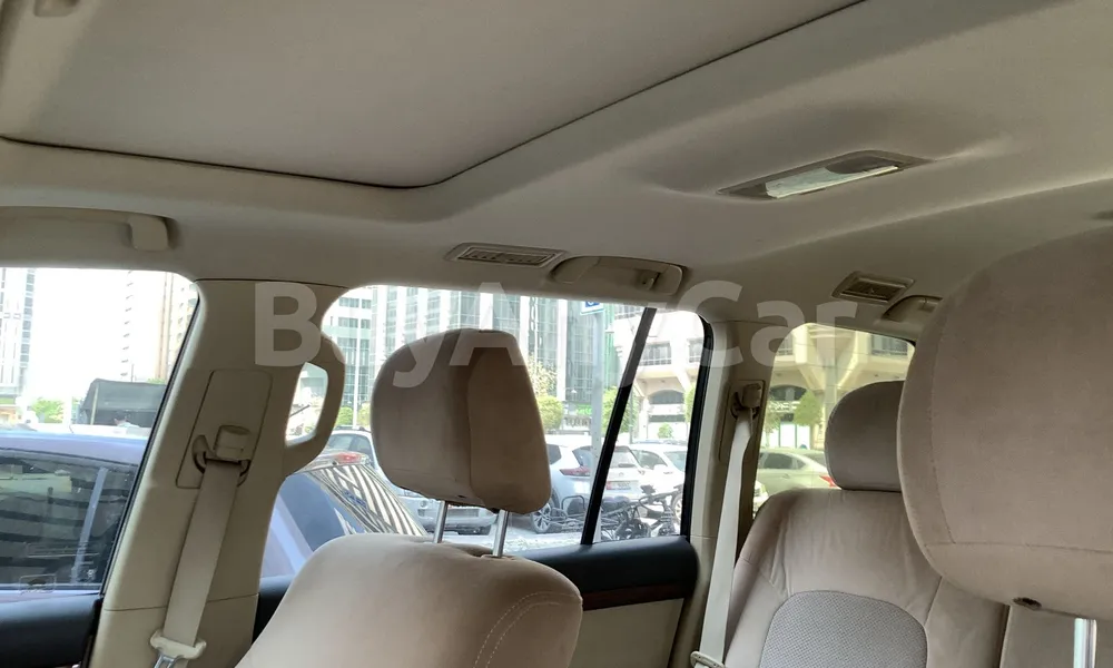 Vehicle photo 9