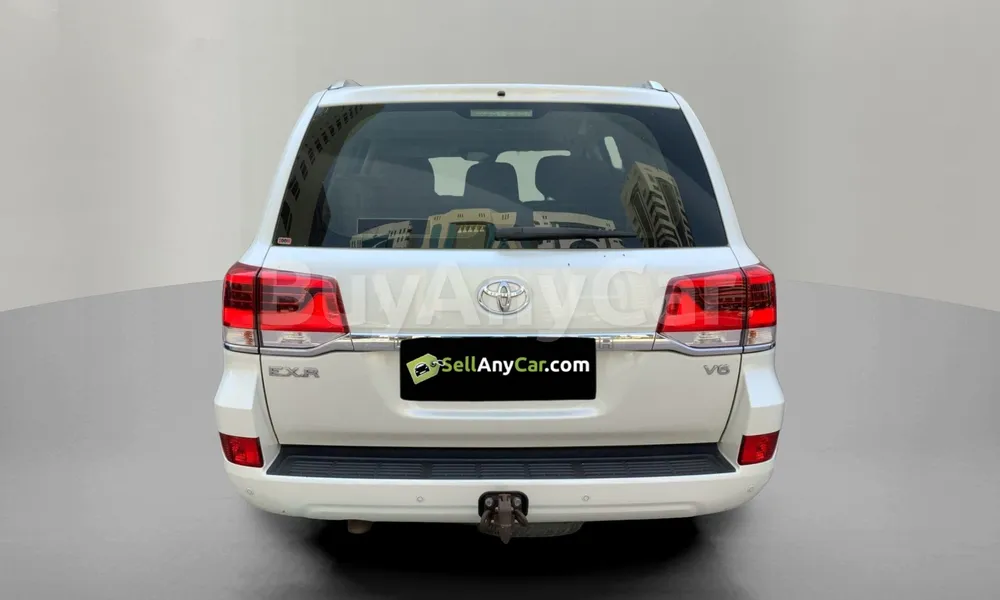 Vehicle photo 2