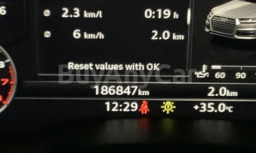 Vehicle photo 8