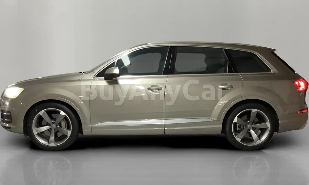Vehicle photo 4