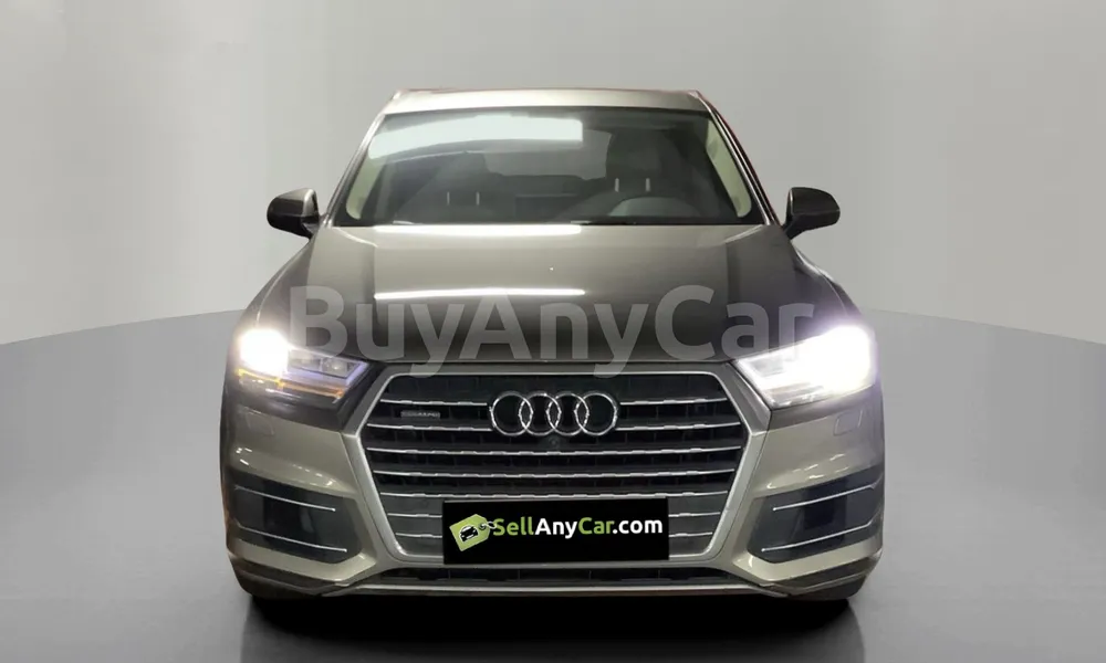 Vehicle photo 1