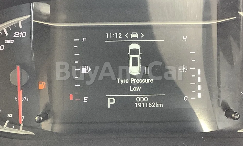 Vehicle photo 8