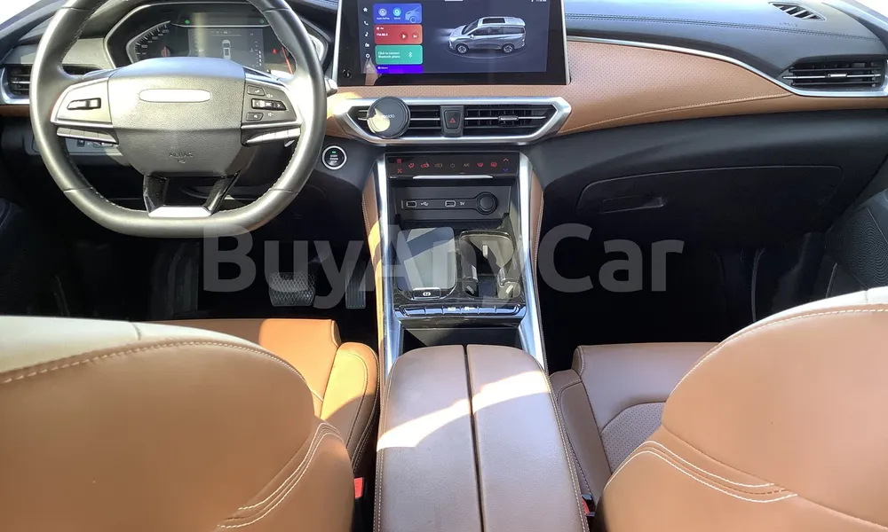 Vehicle photo 9