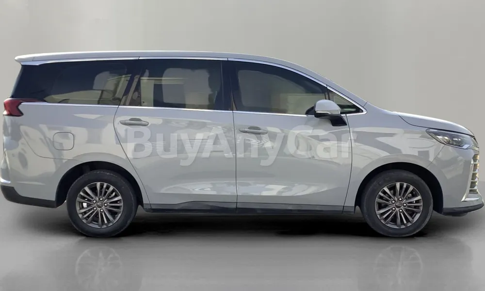 Vehicle photo 3