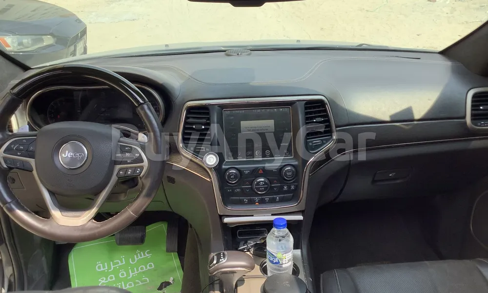 Vehicle photo 8