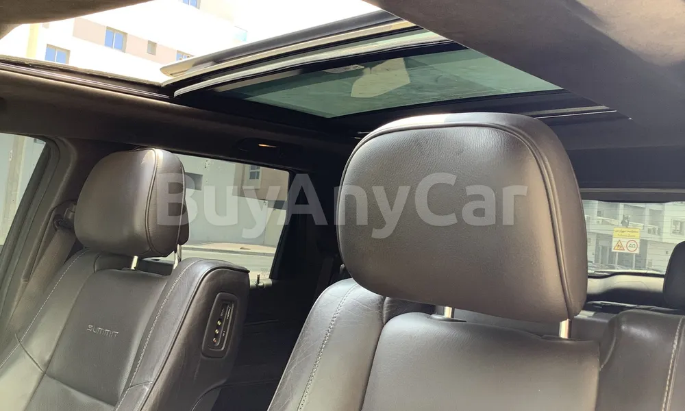 Vehicle photo 9