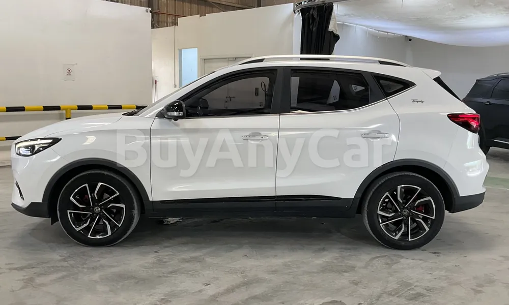 Vehicle photo 4