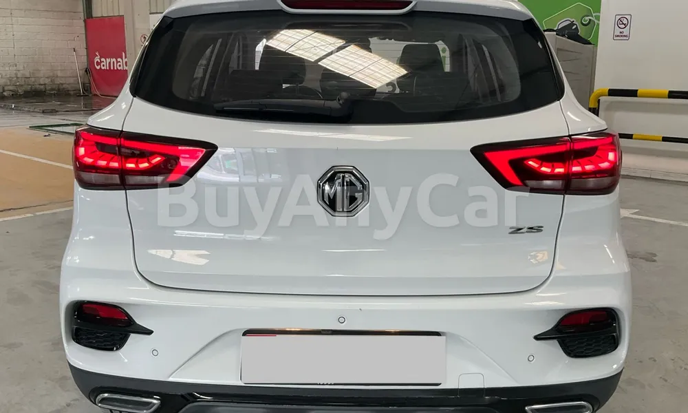 Vehicle photo 2