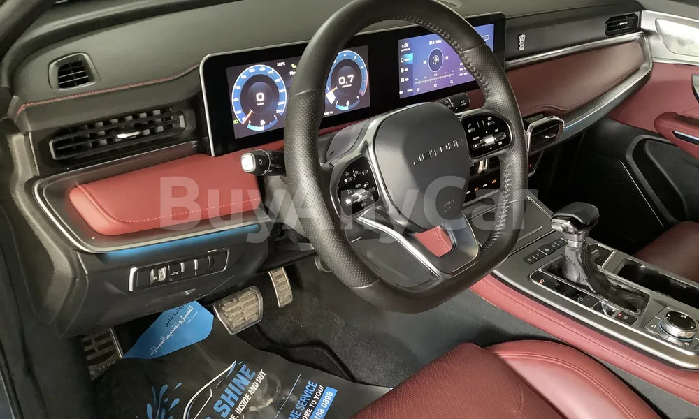 Vehicle photo 7