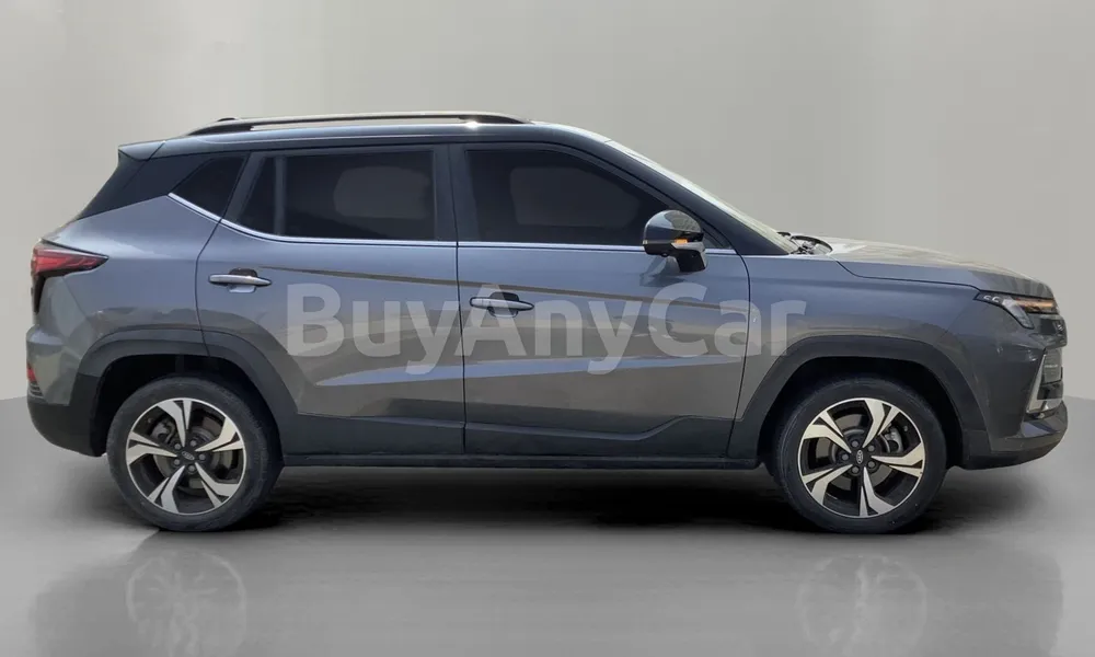 Vehicle photo 3