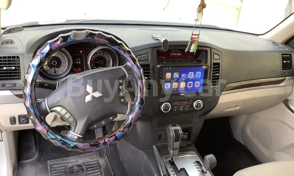 Vehicle photo 9
