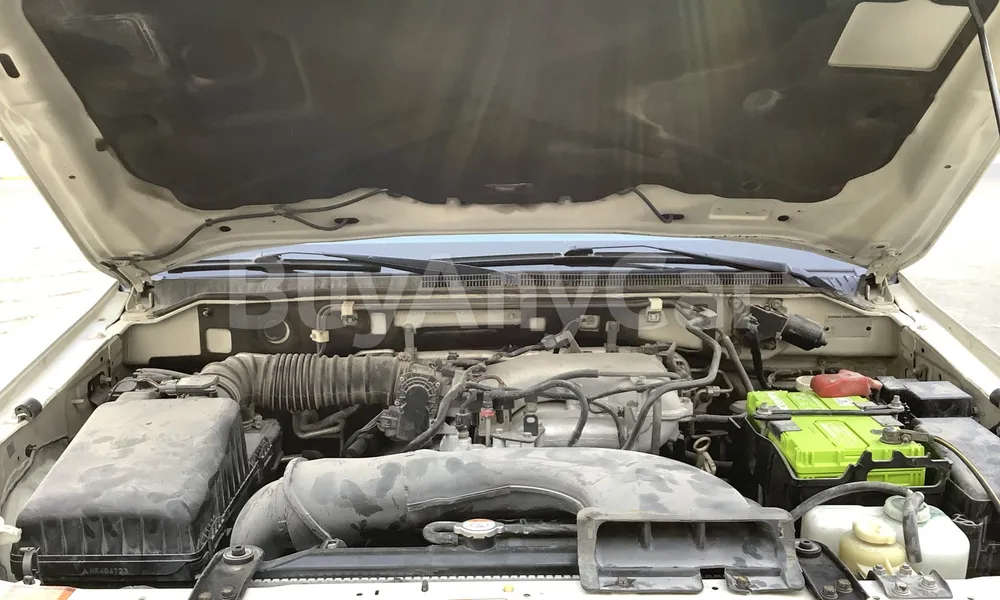 Vehicle photo 6