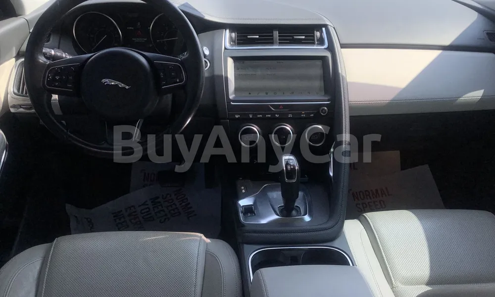 Vehicle photo 8