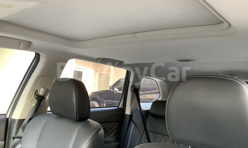 Vehicle photo 9