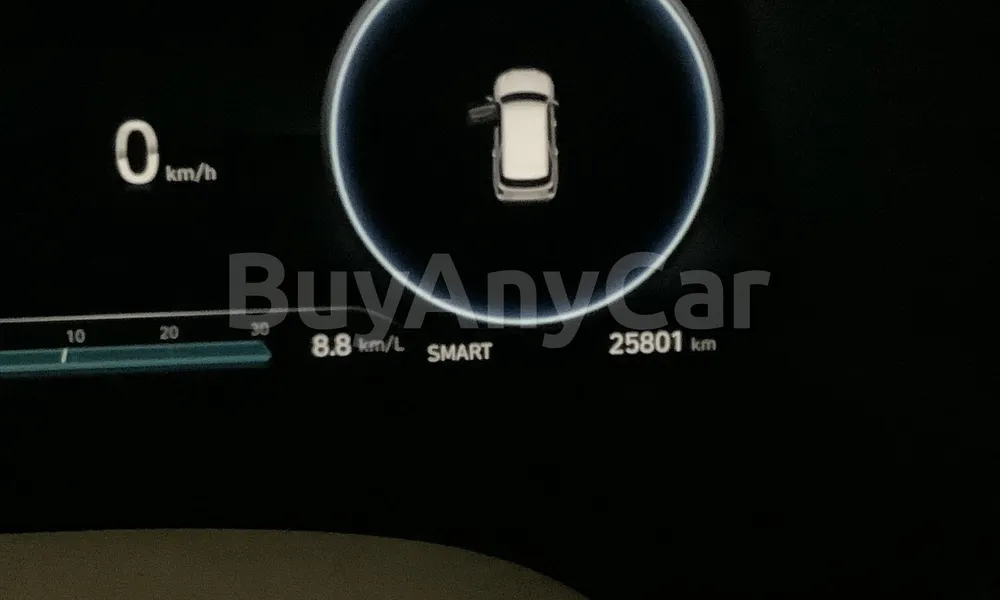 Vehicle photo 9