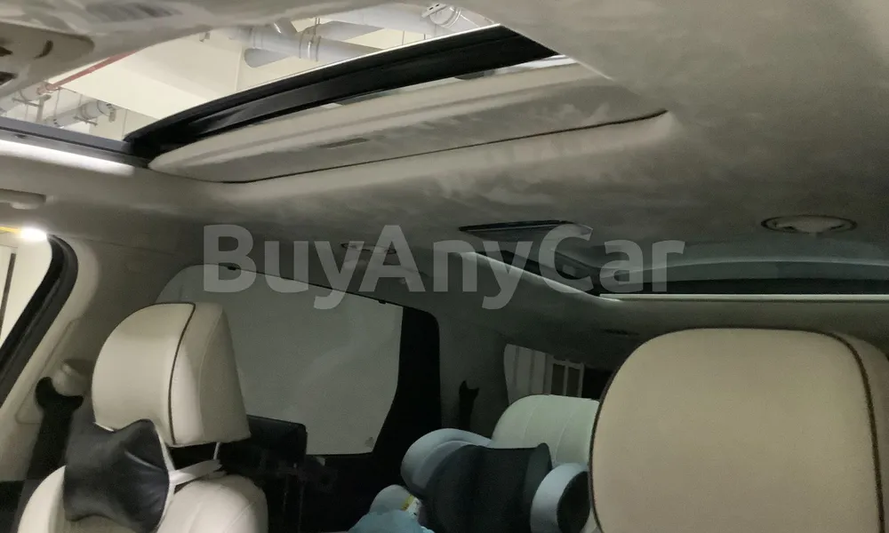 Vehicle photo 7