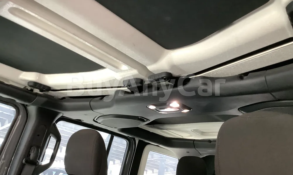 Vehicle photo 7
