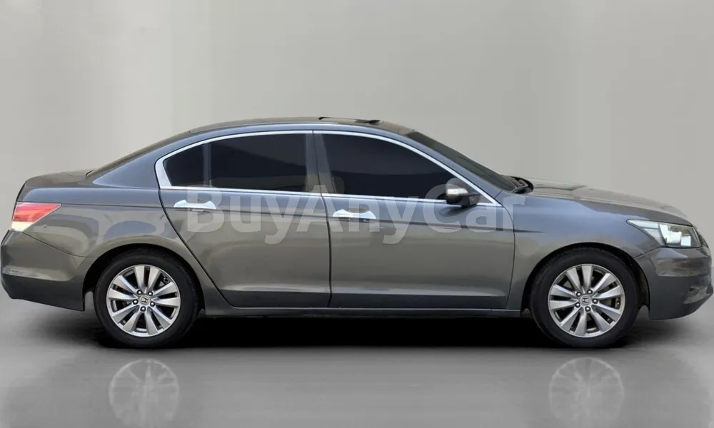 Vehicle photo 3