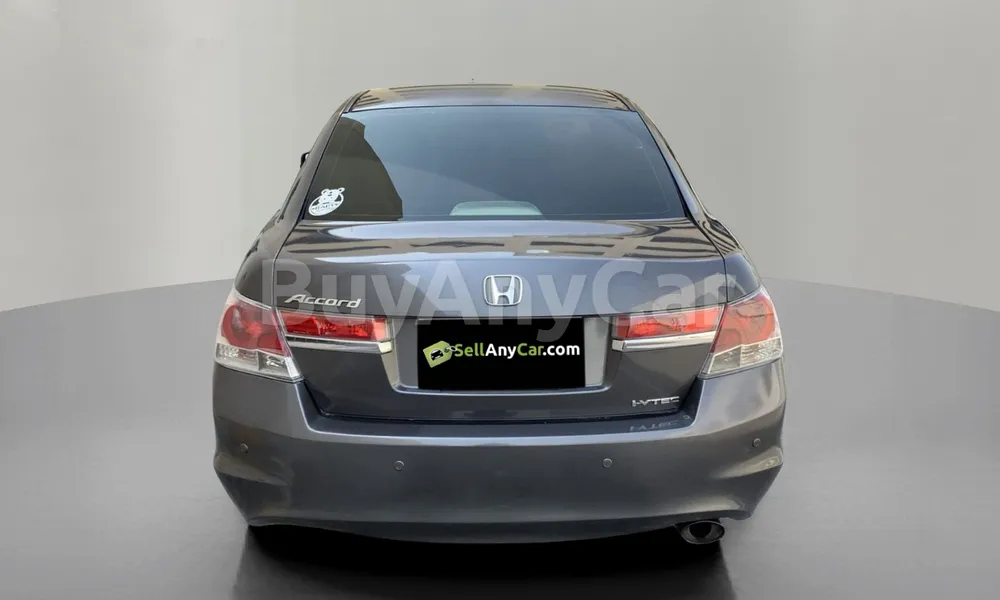 Vehicle photo 2