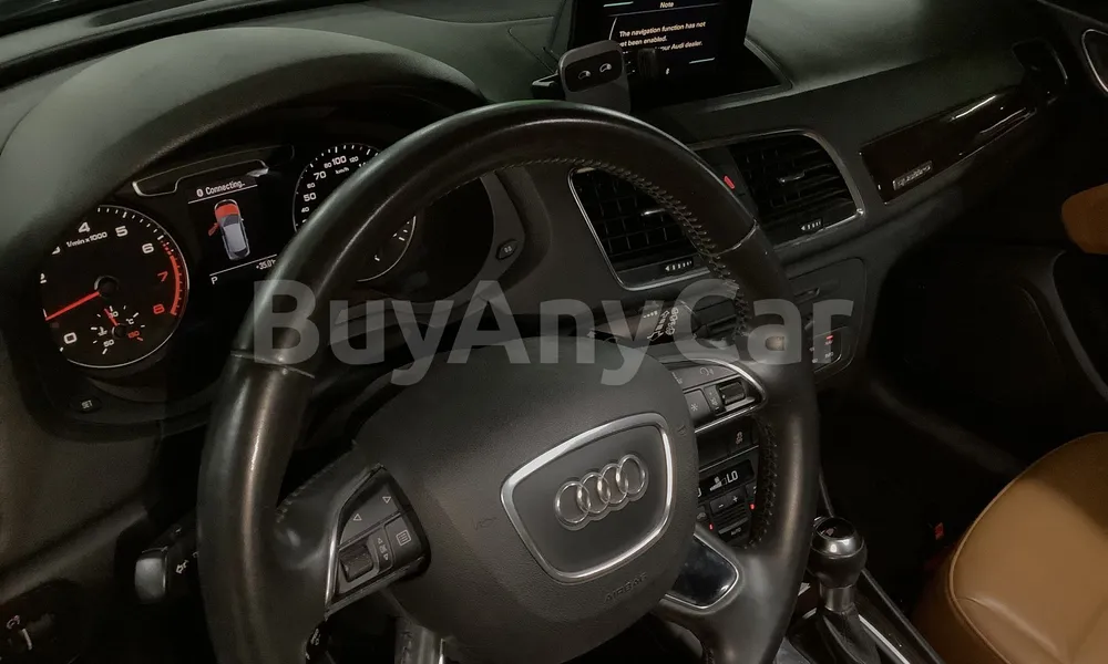 Vehicle photo 7