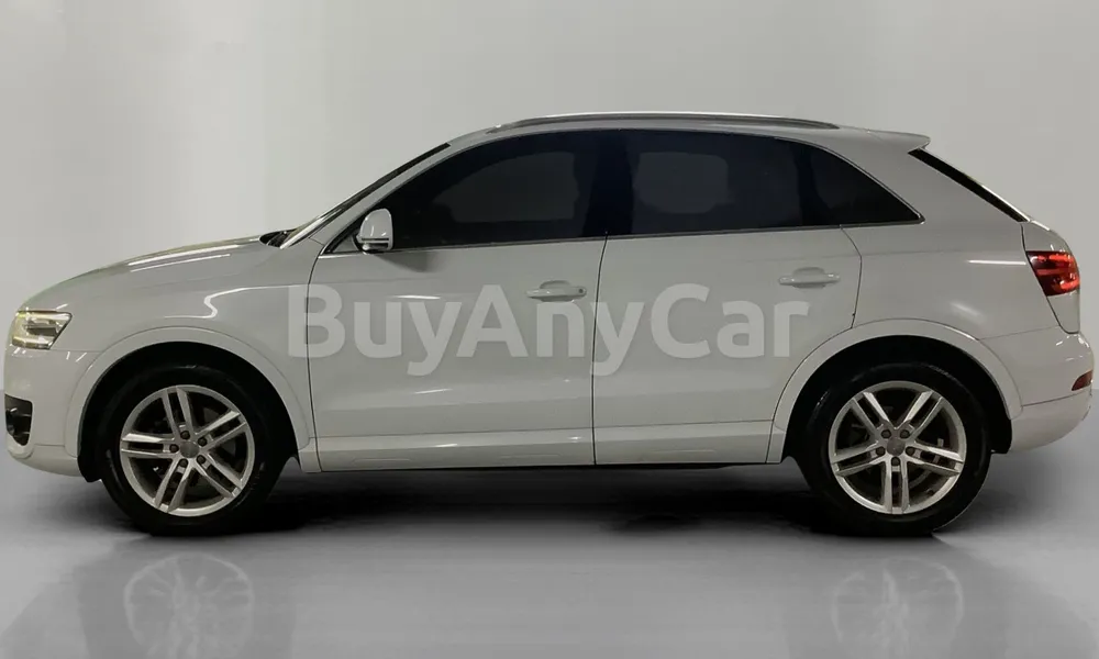 Vehicle photo 4