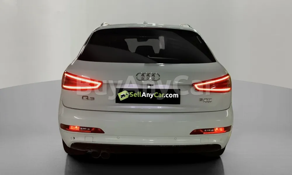 Vehicle photo 2
