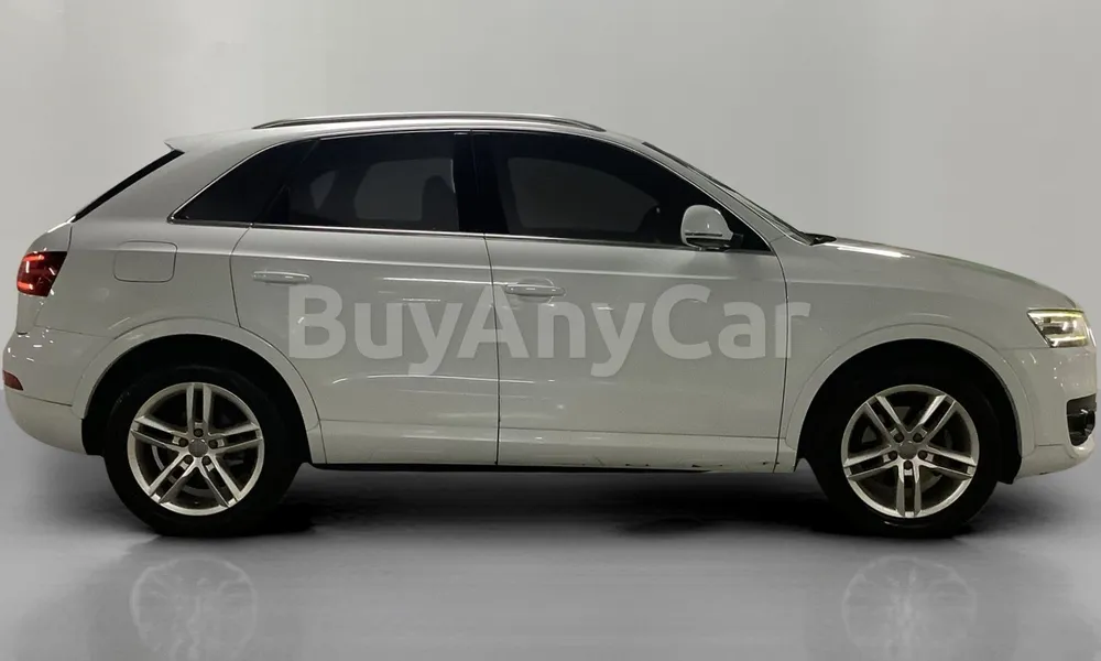 Vehicle photo 3