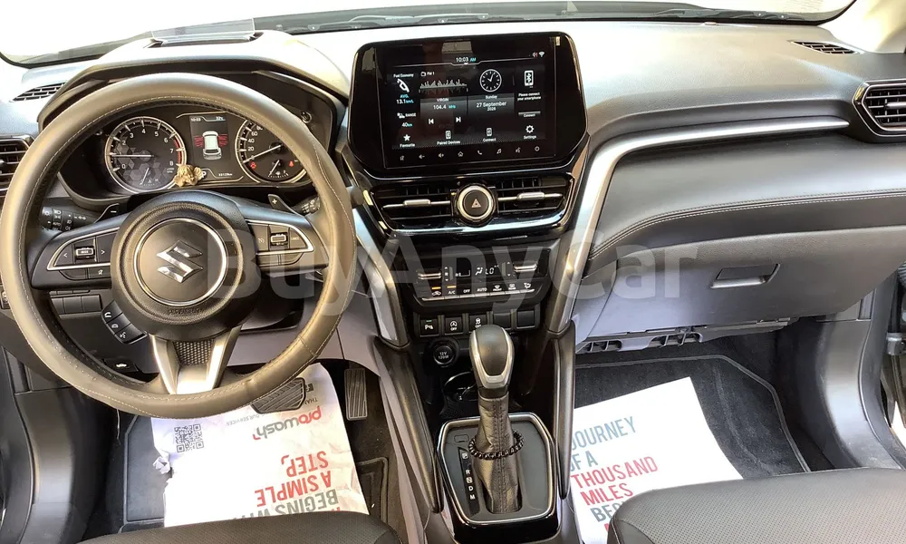 Vehicle photo 7
